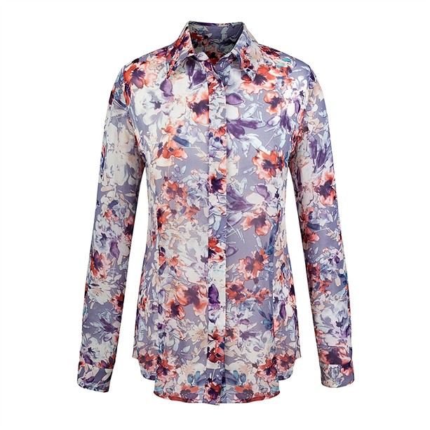 Женская блуза размер 42-44 Легкая струящаяся блузка из полупрозрачного шифона с нежным цветочным принтом порадует Вас этой весной и создаст романтический образ.