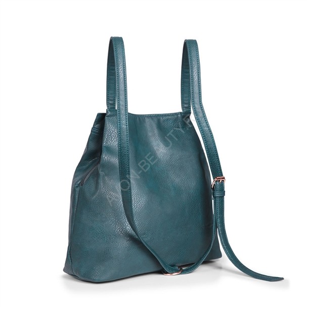 Сумка-рюкзак &quot;Ульяна&quot; Сумка-трансформер "Ульяна". Женская сумка-рюкзак из искусственной кожи сине-зеленого цвета. Два способа ношения сумки позволяют легко и быстро превратить ее из сумки через плечо в рюкзак.