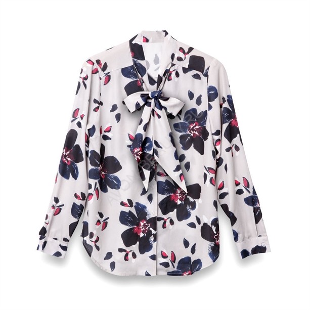 Женская блузка размер 56-58 Женская блузка выполнена из тканого полотна с цветочным принтом.Материал: 100% полиэстерДлина изделия по спинке для размера 44-46 составляет около 66 см.Страна происхождения: Китай.