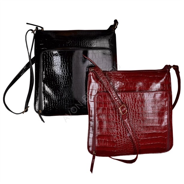 Женская сумка &quot;Эрин&quot; бордовая Женская сумка из модного материала "под рептилию", представлена в двух цветах: чёрный и красный. Передняя панель сумки оснащена отделением на молнии.
