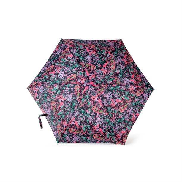 Зонт &quot;Флора&quot; Трехсекционный зонт изготовлен из черного материала с разноцветными цветами. Ручка круглой формы выполнена в виде шара розового цвета. Чехол сделан из той же ткани, что и зонт.