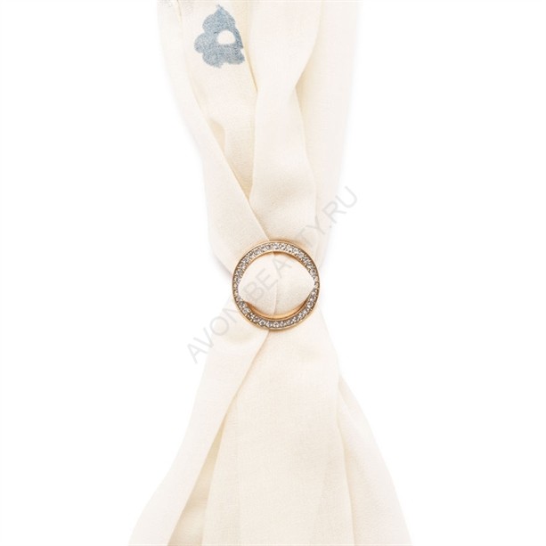 Кольцо для шарфа &quot;Алетта&quot; Золотистое кольцо для шарфа украшено вставками из прозрачного стекла. Диаметр: 4,5 см. Произведено во Вьетнаме.